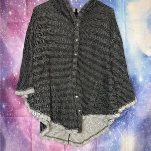 Lucky Brand poncho 🛍